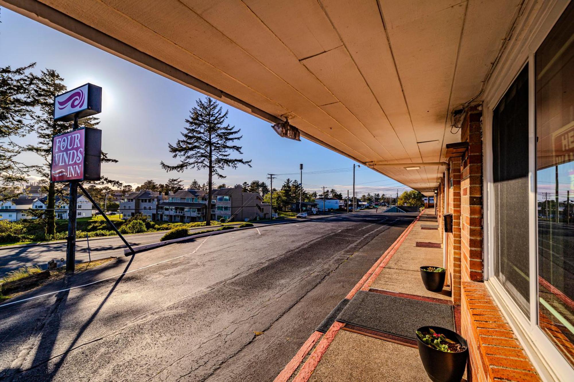 Four Winds Motel Depoe Bay Exterior photo