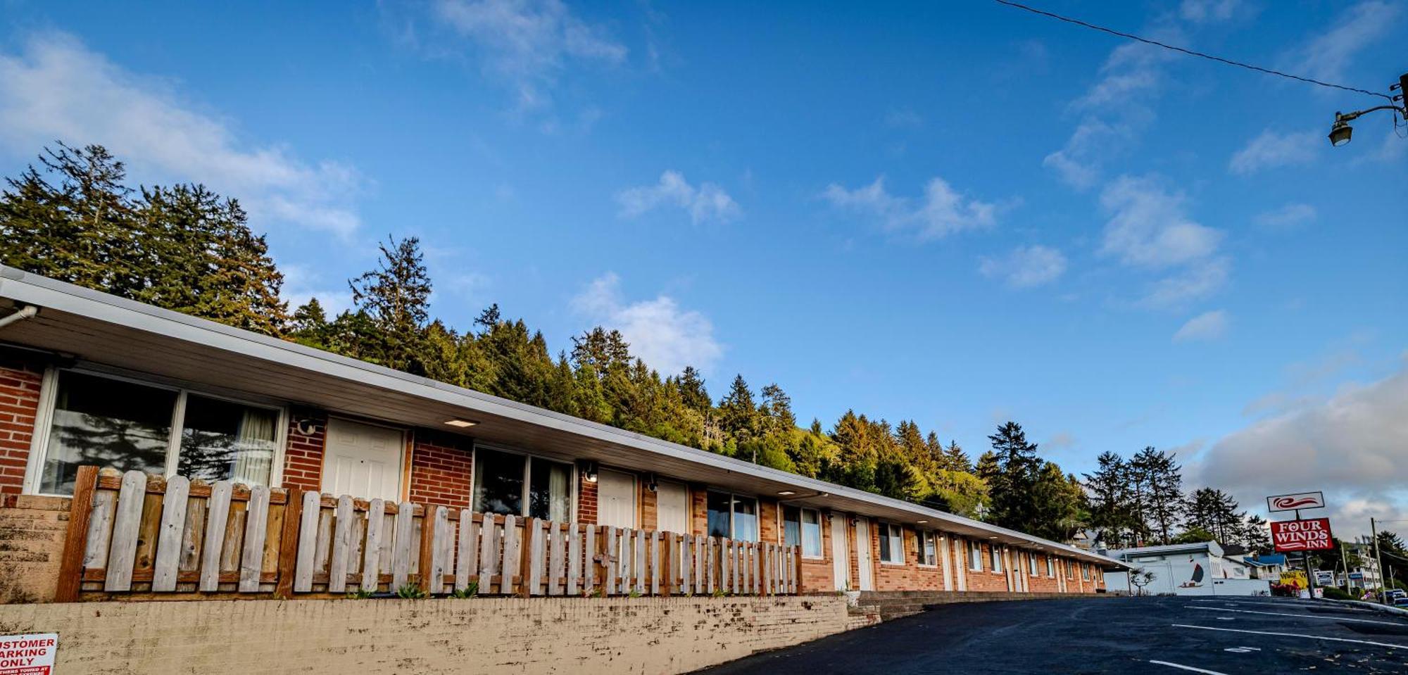 Four Winds Motel Depoe Bay Exterior photo